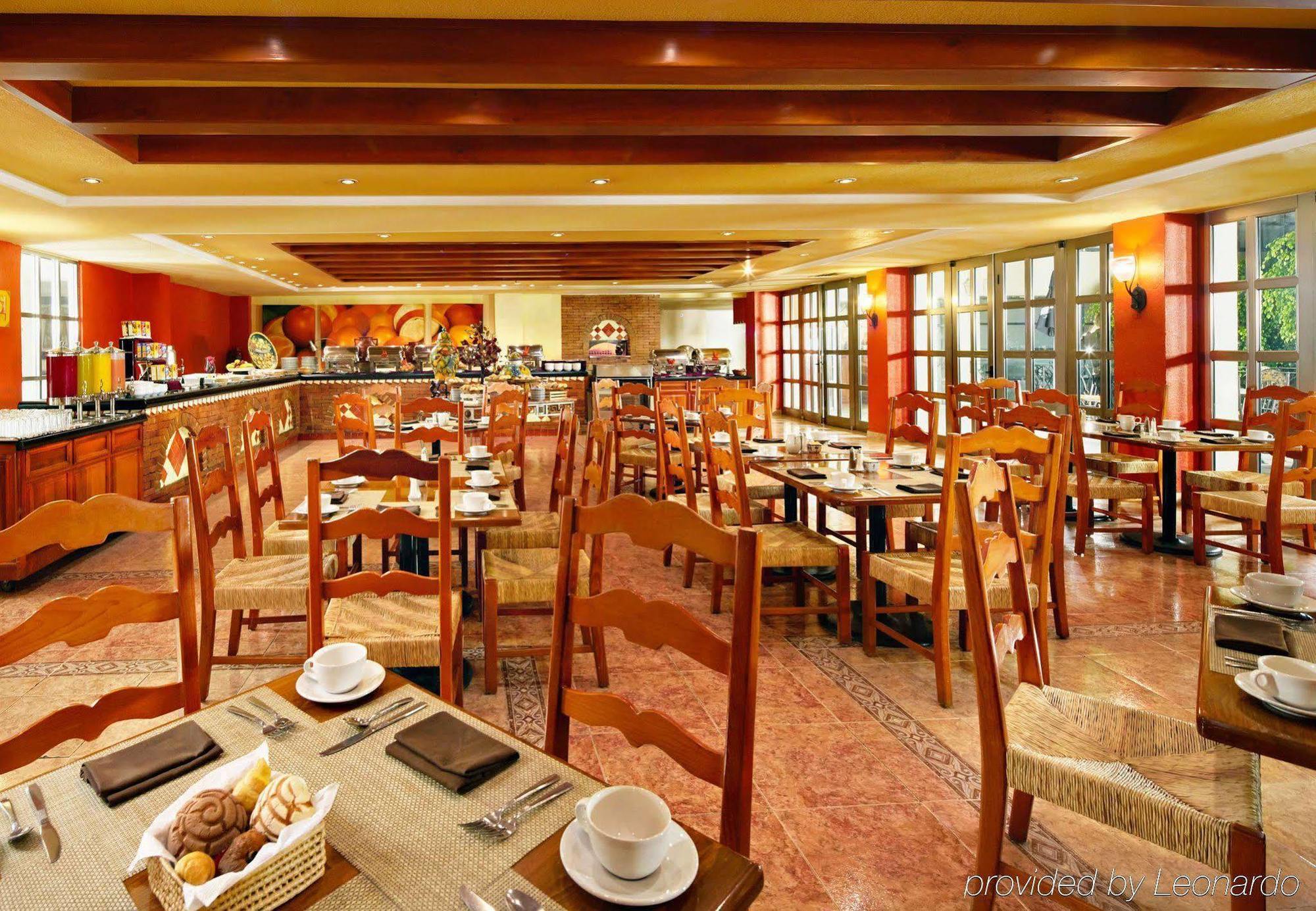 Fiesta Americana Hacienda Ixtapan De La Sal Exterior foto The Garden Grille
