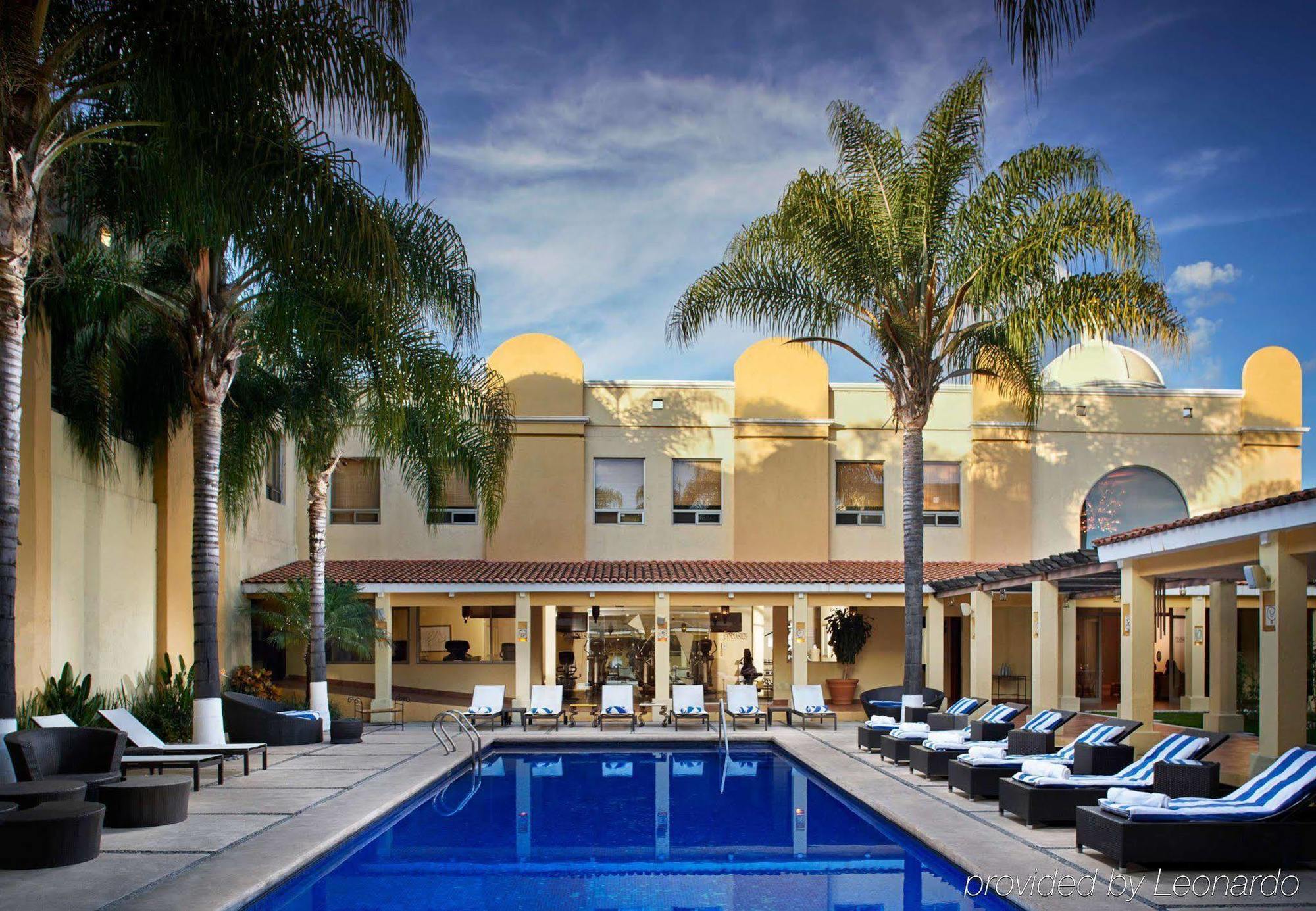 Fiesta Americana Hacienda Ixtapan De La Sal Exterior foto The pool at the hotel