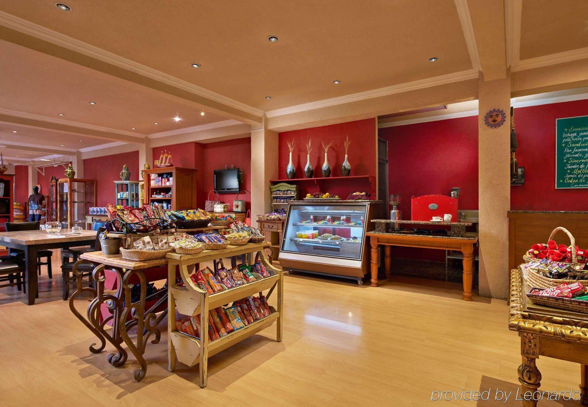 Fiesta Americana Hacienda Ixtapan De La Sal Exterior foto The lobby of the hotel
