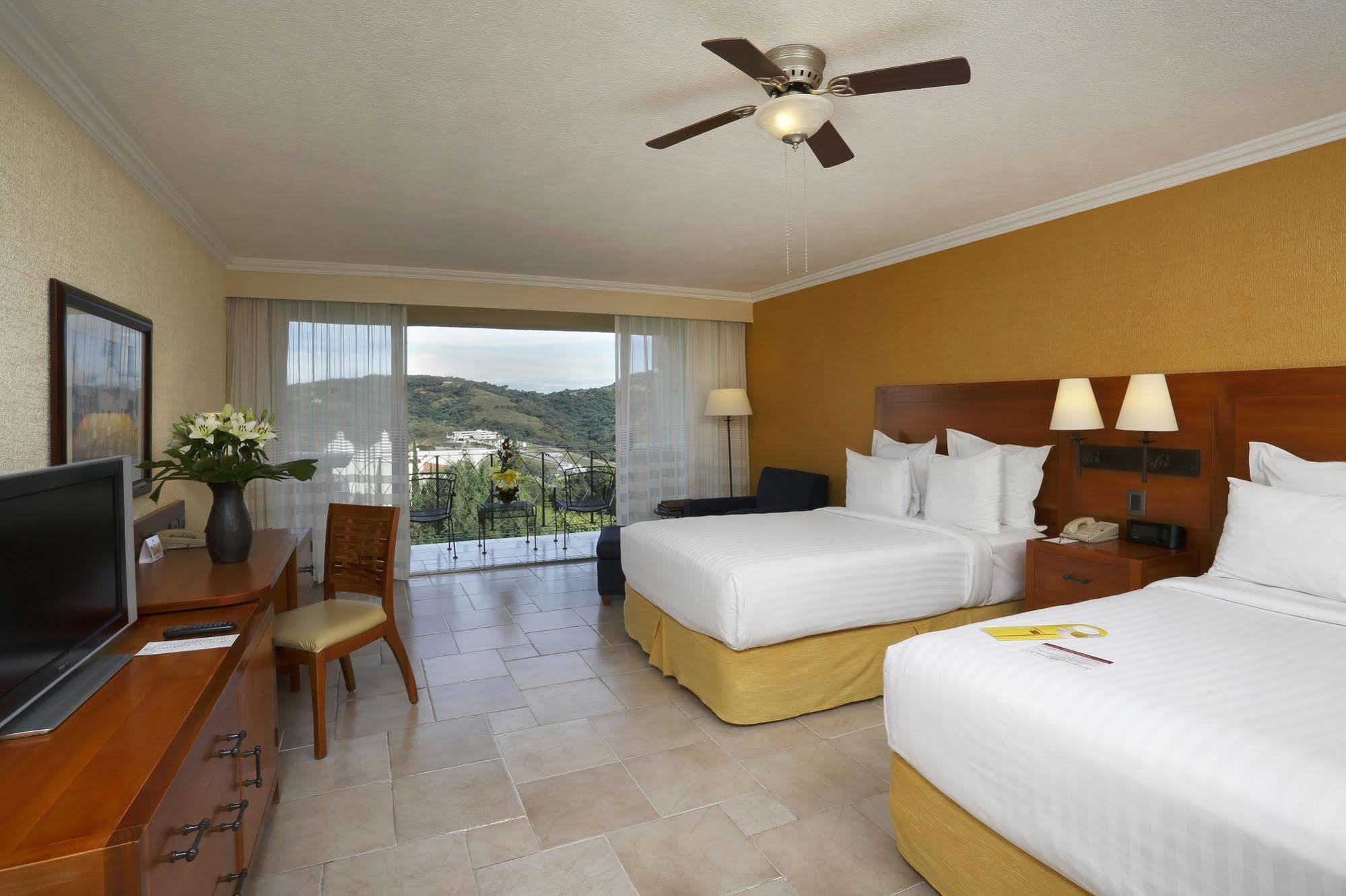 Fiesta Americana Hacienda Ixtapan De La Sal Exterior foto A room at the Hard Rock Hotel Vallarta