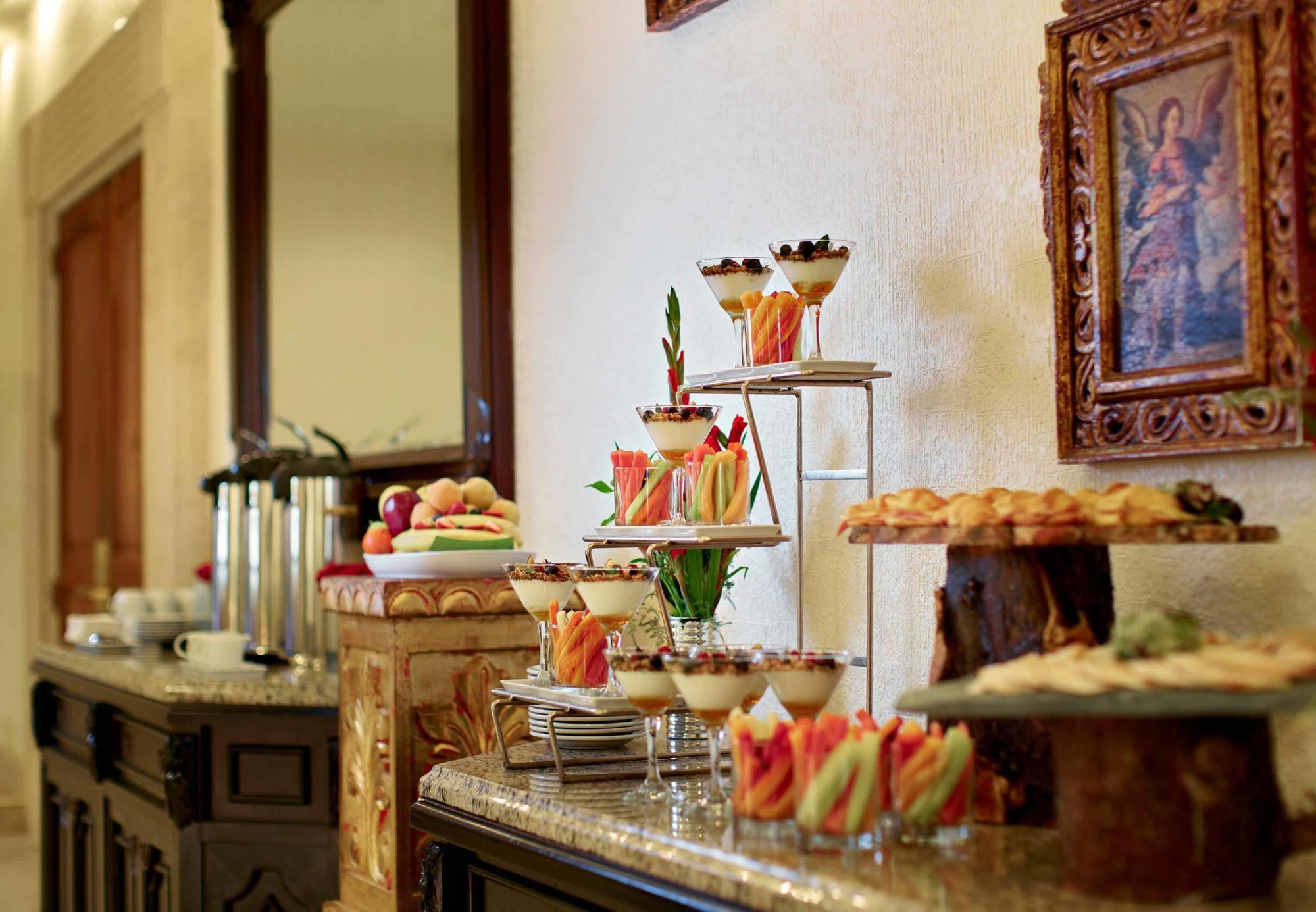 Fiesta Americana Hacienda Ixtapan De La Sal Exterior foto A buffet at a hotel