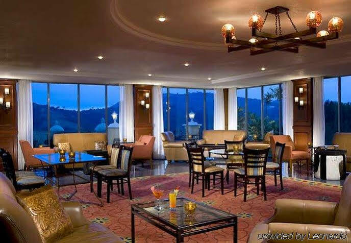 Fiesta Americana Hacienda Ixtapan De La Sal Exterior foto The lounge at the hotel